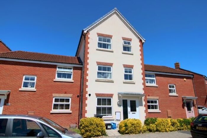 4 Bedroom Town House To Rent In Bonita Drive, Wembdon, Bridgwater, TA6