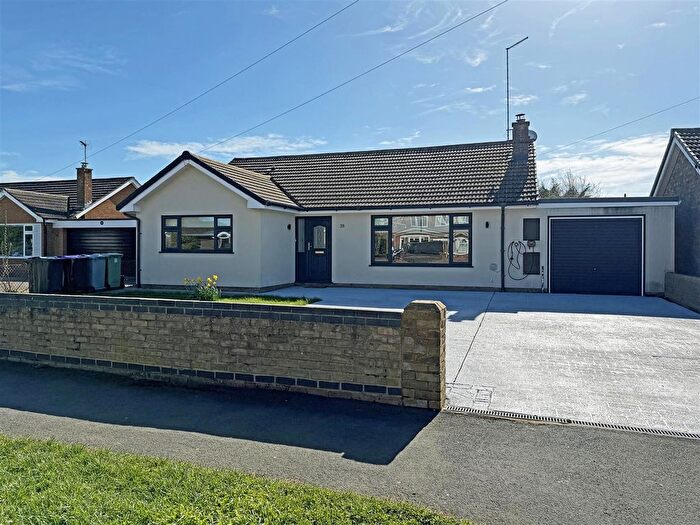3 Bedroom Bungalow For Sale In Cambridge Road, Stamford, PE9