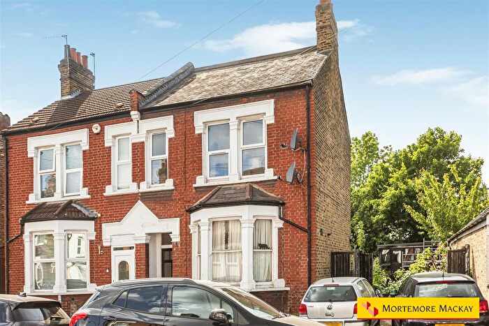 2 Bedroom Property For Sale In Moffat Road, London, N13