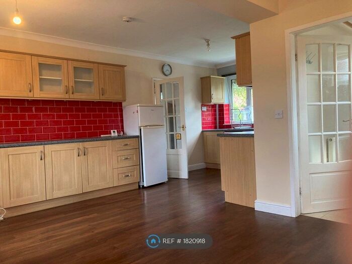 4 Bedroom Semi-Detached House To Rent In Coneygrey Spinney, Flintham, Newark, NG23