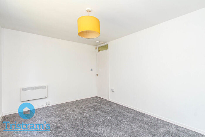 1 Bedroom Flat To Rent In Frobisher Gardens, Daybrook, NG5
