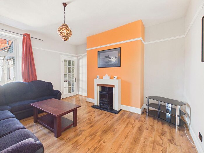 3 Bedroom Flat For Sale In Greenfield Terrace, Gateshead, NE10