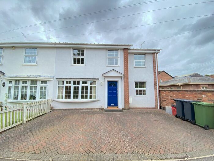 6 Bedroom End Of Terrace House To Rent In Rotherfield Close, Leamington Spa, CV31