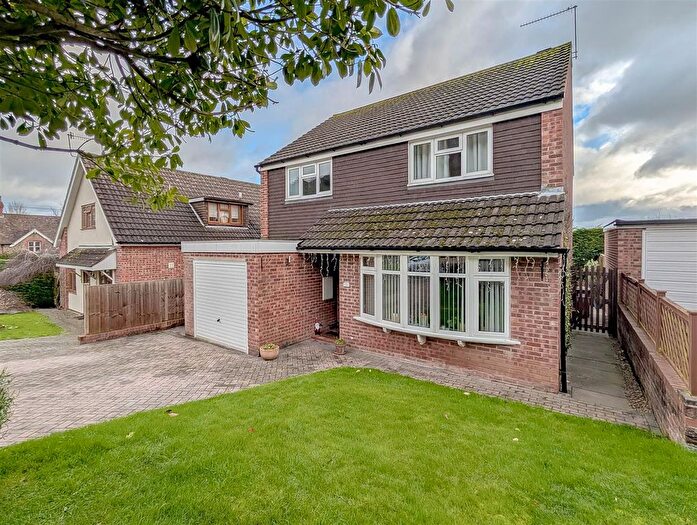 4 Bedroom Detached House For Sale In Woodlands Close, Malvern, WR14