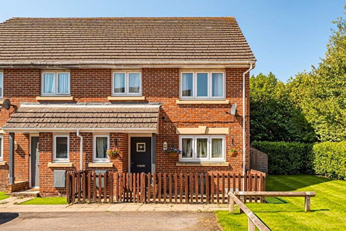 4 Bedroom Semi-Detached House For Sale In Billys Copse, Havant, PO9