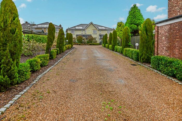 3 Bedroom Terraced House To Rent In Kings Yard, Guildford, Surrey, GU2