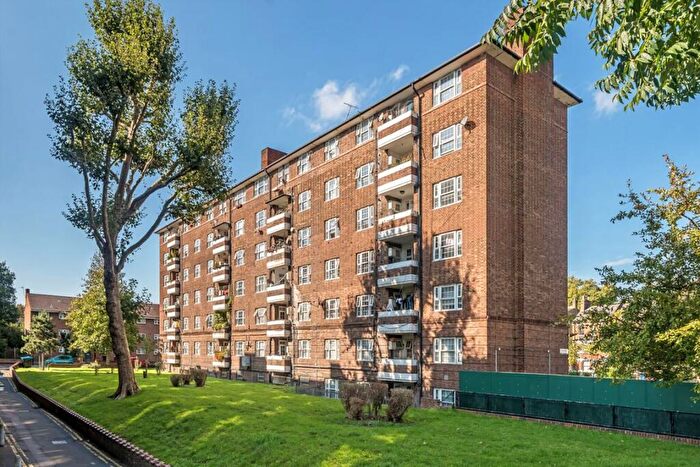 2 Bedroom Flat For Sale In Doddington Grove, Walworth, SE17