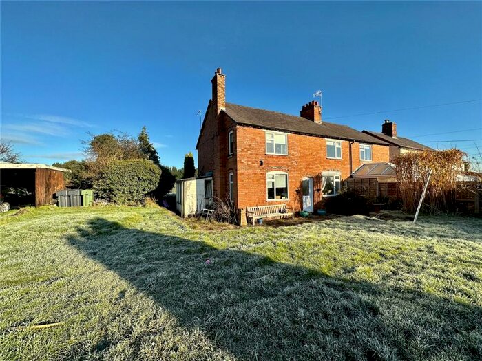 3 Bedroom Semi-Detached House To Rent In Perryfields Road, Bromsgrove, Worcestershire, B61