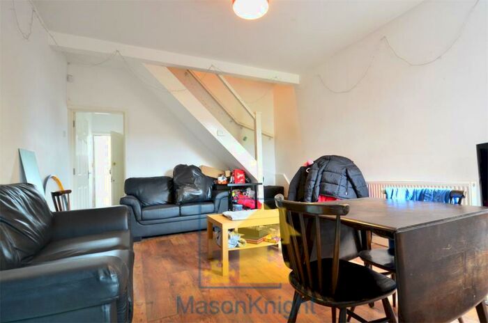 4 Bedroom Semi-Detached House To Rent In Student Property Milner Road Selly Oak, Birmingham, B29