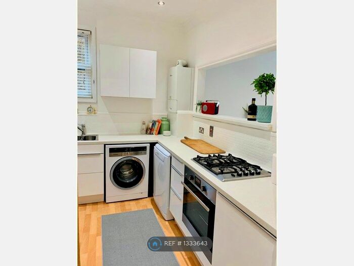 2 Bedroom Flat To Rent In Horniman Grange, London, SE23