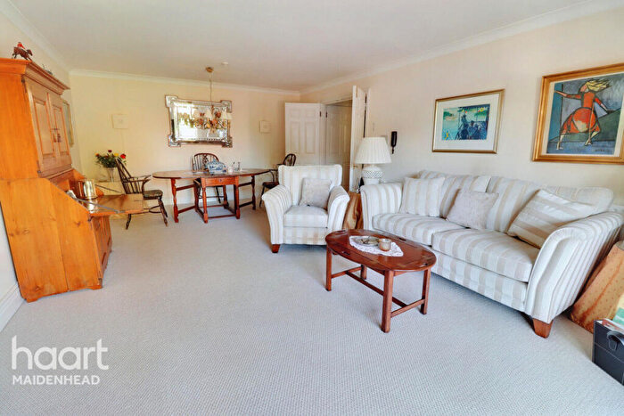 2 Bedroom Apartment For Sale In Ray Park Road, Maidenhead, SL6