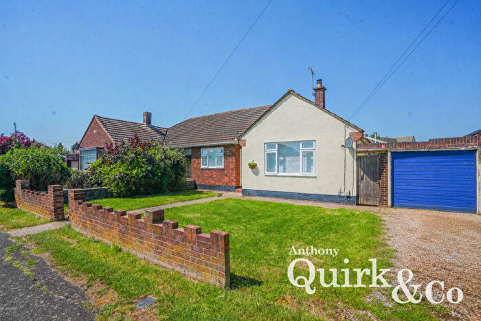 3 Bedroom Bungalow For Sale In Barbara Avenue, Canvey Island, SS8
