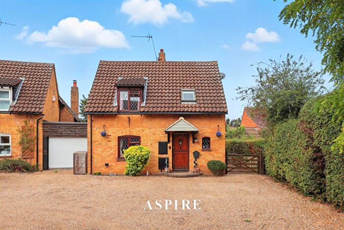 3 Bedroom Detached House For Sale In Video Presentation Inside - Fore Street, Noak Bridge, Basildon, Essex, SS15