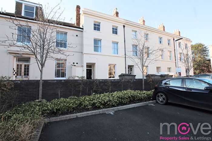3 Bedroom Flat To Rent In Priory Place, Gloucester, GL1