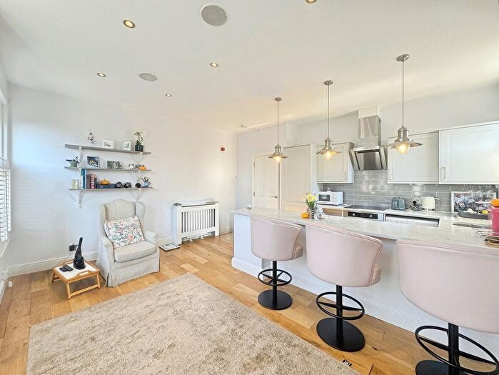 1 Bedroom Flat For Sale In High Street, Wivenhoe, Colchester, CO7