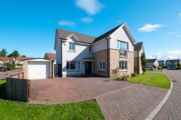 4 Bedroom Detached House For Sale In Kings Well Crescent, Broxburn, EH52