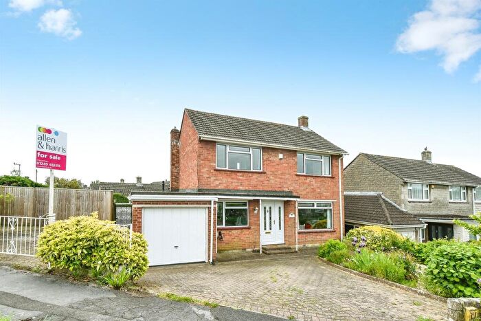 3 Bedroom Detached House For Sale In Seymour Road, Chippenham, SN15