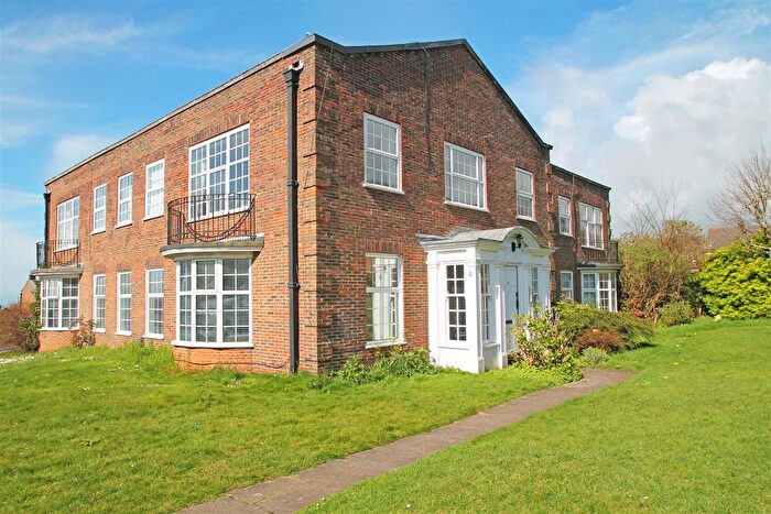 2 Bedroom Flat To Rent In The Martlet, Hove, BN3