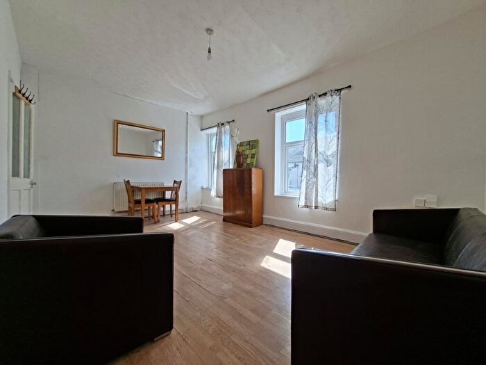 1 Bedroom Flat To Rent In Clifton Street, Splott, CF24