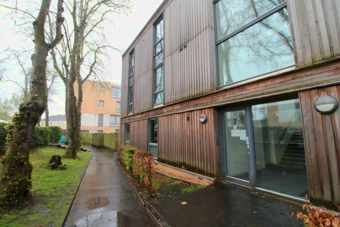 2 Bedroom Flat To Rent In Brabloch Park, Paisley, PA3