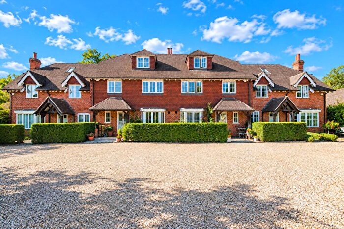 4 Bedroom Terraced House For Sale In Mill Lane, Calcot, Reading, Berkshire, RG31