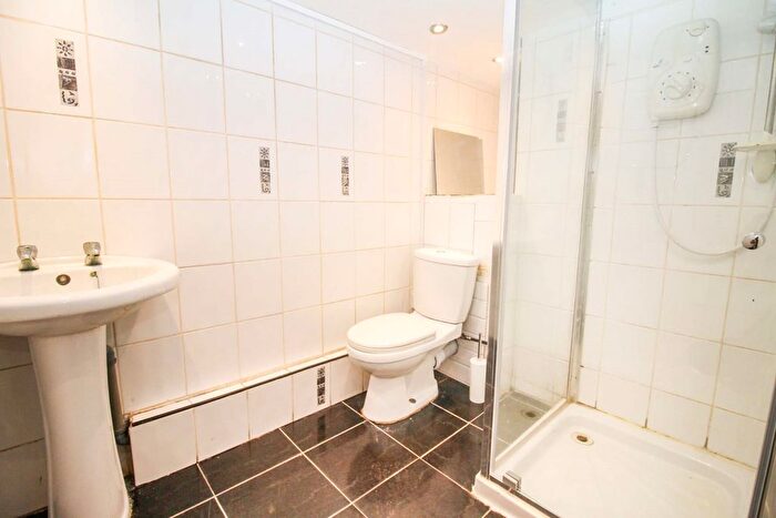 1 Bedroom Studio To Rent In Trafford Grove, Harehills, Leeds, LS9