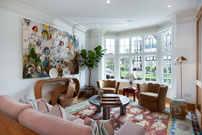 4 Bedroom Terraced House For Sale In Queen's Elm Square, London, SW3