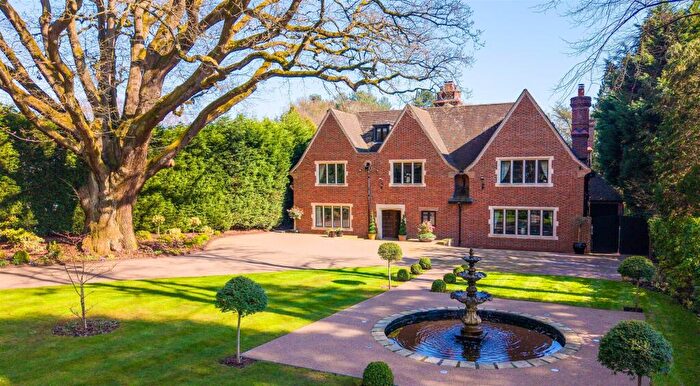 6 Bedroom Detached House For Sale In Ladywood Road, Four Oaks Estate, B74