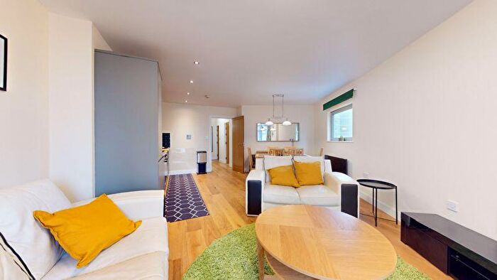 2 Bedroom Flat To Rent In Bute Terrace, Cardiff, CF10