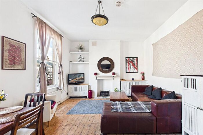 4 Bedroom Maisonette For Sale In Railton Road, London, SE24