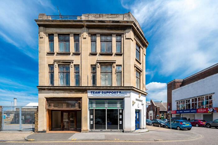 1 Bedroom Apartment For Sale In Green Street, Gillingham, ME7
