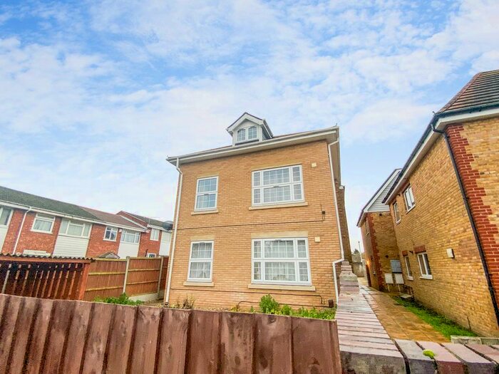 1 Bedroom Flat To Rent In East Court House, East Street, Sittingbourne, Kent, ME10