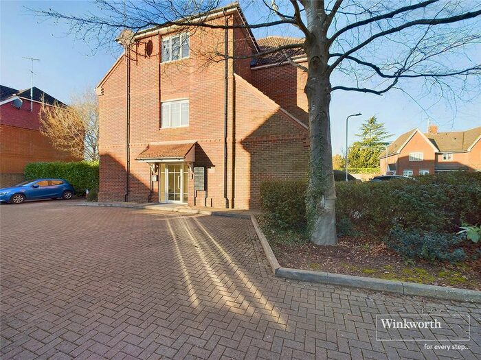 2 Bedroom Flat To Rent In Ashdene Gardens, Reading, Berkshire, RG30