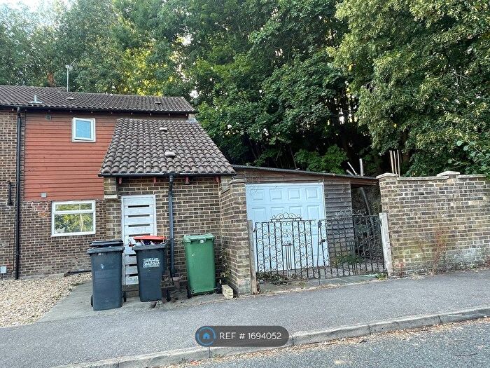 2 Bedroom Semi-Detached House To Rent In Spoondell, Dunstable, LU6