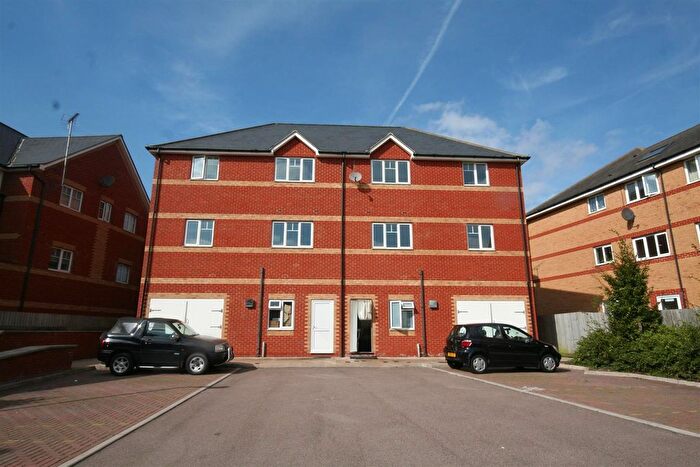 2 Bedroom Flat To Rent In George Williams Way, Kennington, Ashford, TN24