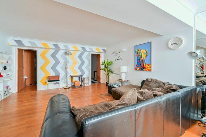 1 Bedroom Flat To Rent In Grange Yard, Southwark, London, SE1