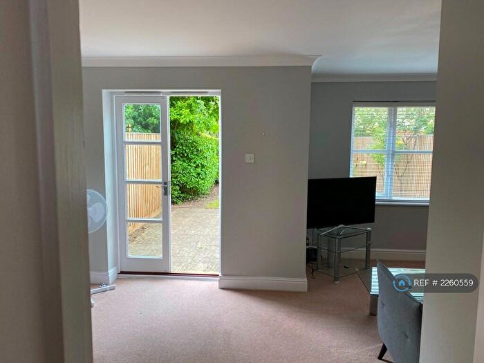 4 Bedroom Terraced House To Rent In Redgrave Place, Marlow, SL7