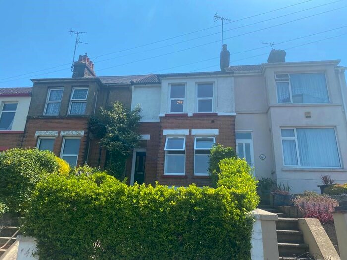 3 Bedroom Terraced House To Rent In Magpie Hall Road, Chatham, ME4