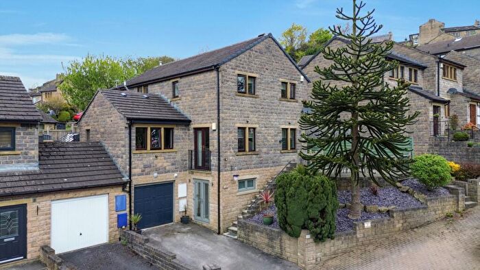 3 Bedroom Semi-Detached House For Sale In Scarhouse Lane, Huddersfield, HD7