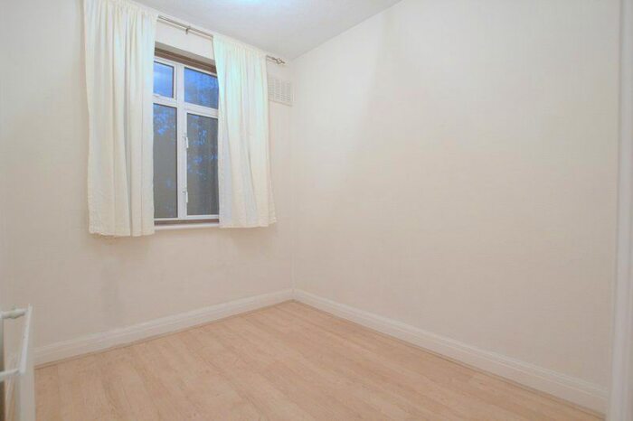 2 Bedroom Flat To Rent In Grove Road, London, SW19
