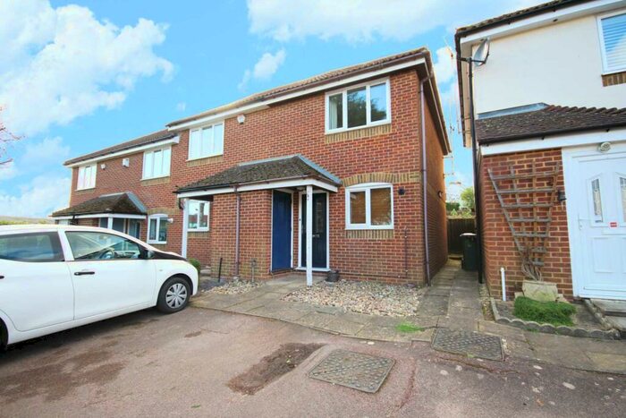 2 Bedroom Semi-Detached House To Rent In Milward Gardens, Binfield, RG12