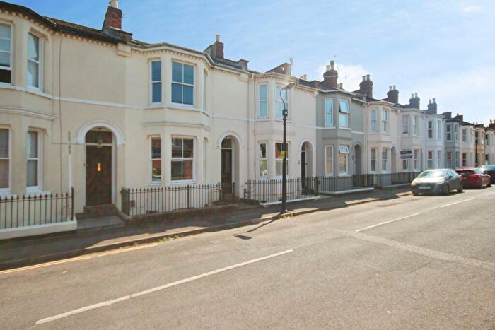 2 Bedroom Terraced House For Sale In Plymouth Place, Leamington Spa, Warwickshire, CV31