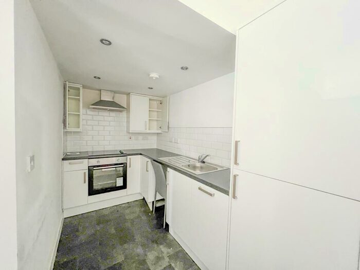 1 Bedroom Flat To Rent In Law Russell House, Vicar Lane, Bradford, West Yorkshire, BD1