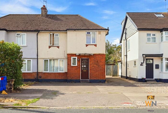 6 Bedroom House Of Multiple Occupation For Sale In Loftin Way, Chelmsford, CM2