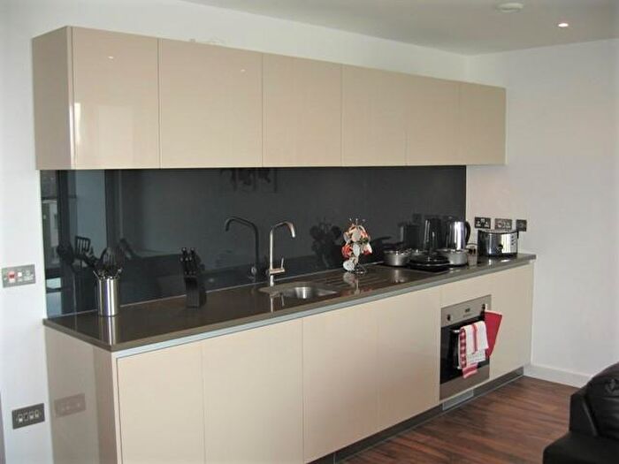 2 Bedroom Apartment To Rent In Milliners Wharf, Manchester, M4