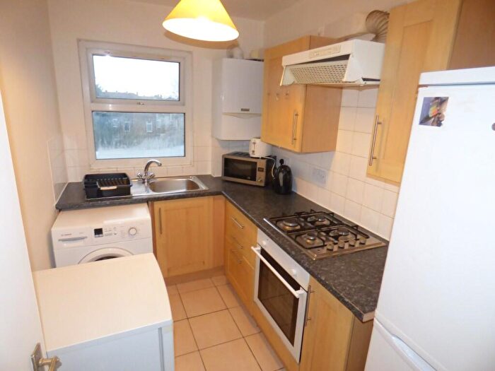 3 Bedroom Flat To Rent In High Road Leytonstone, London, E11