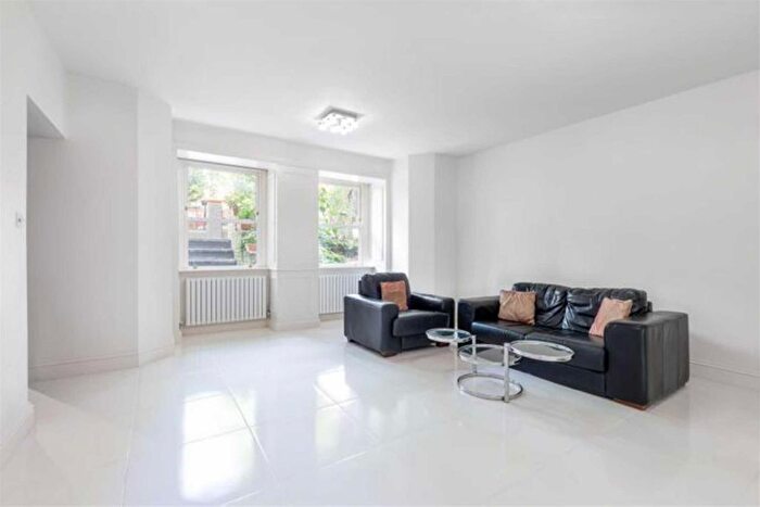 2 Bedroom Flat To Rent In Fitzjohns Avenue, Hampstead, NW3