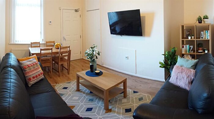 5 Bedroom Maisonette To Rent In Whitefield Terrace, Heaton, NE6