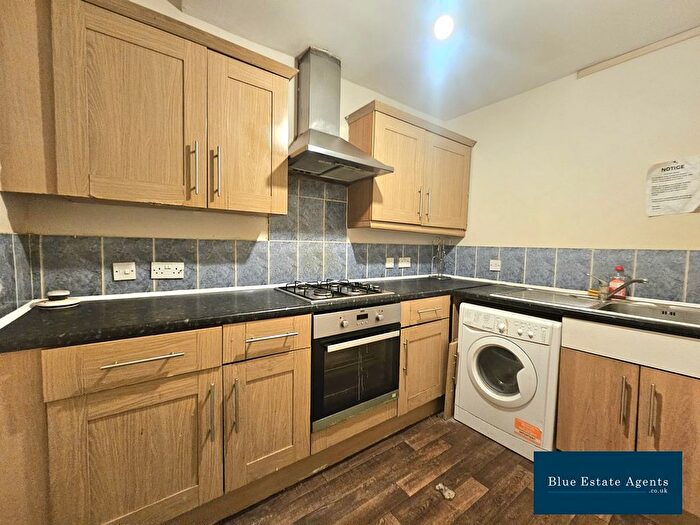 8 Bedroom Flat To Rent In Staines Road, Hounslow, TW4