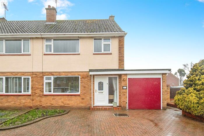 3 Bedroom Semi Detached House For Sale In Arundel Way, Ipswich, IP3